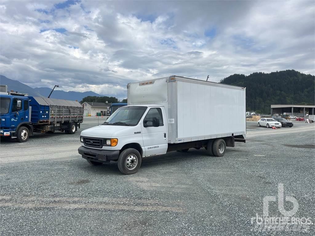 Ford E350 Dodávky