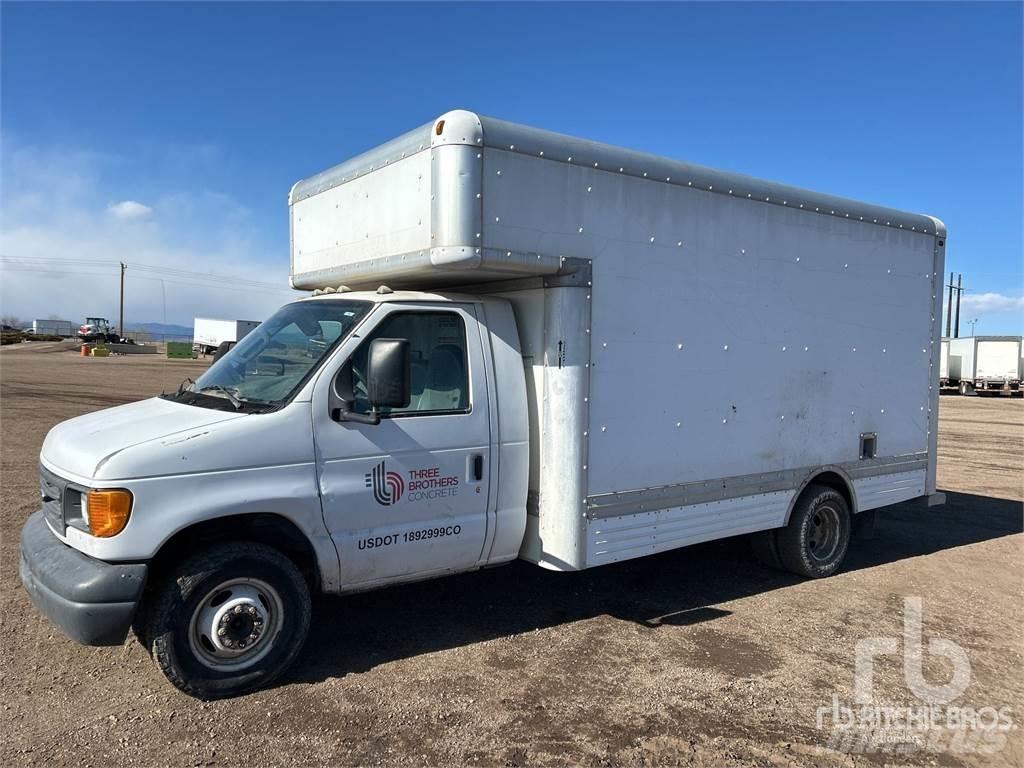 Ford E450 Dodávky
