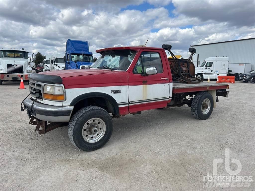 Ford F-250 Plošinové nákladné automobily/nákladné automobily so sklápacími bočnicami