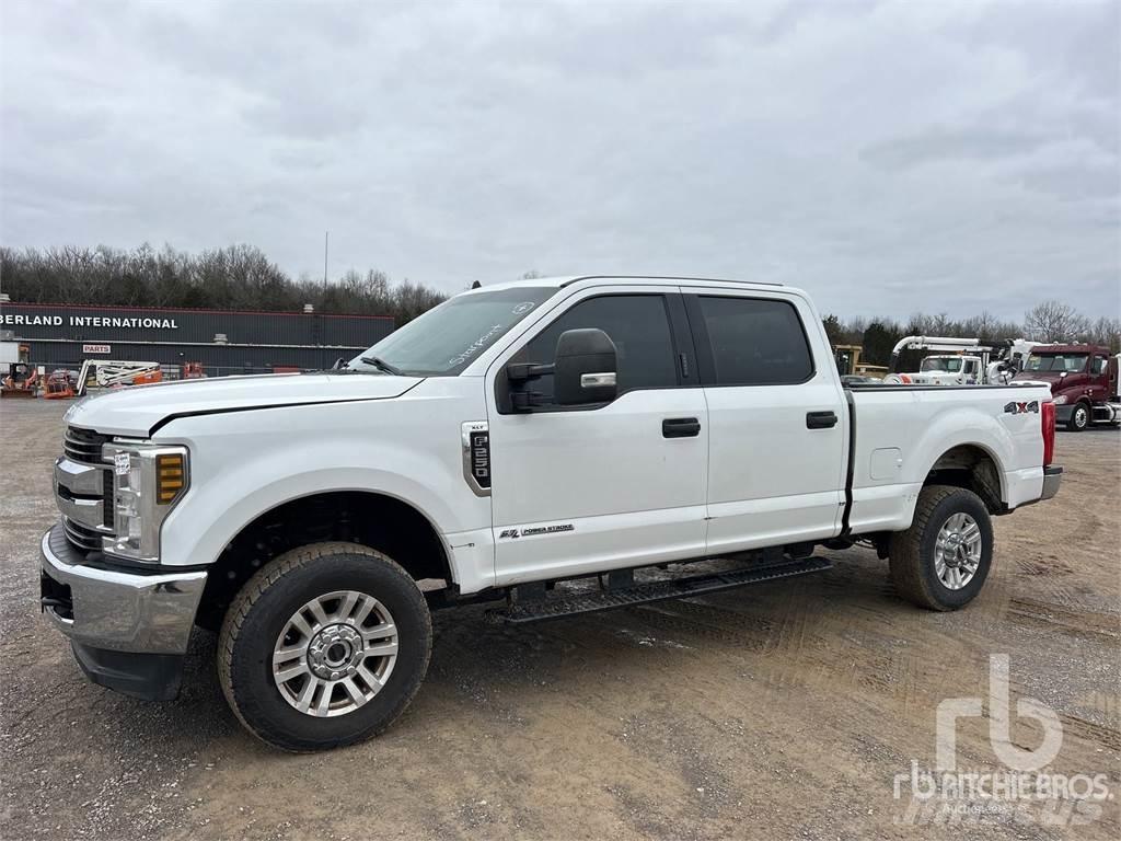 Ford F-250 Nakladacia/sklápacia bočnica