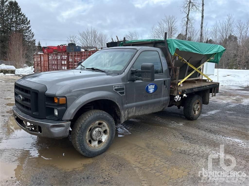Ford F-250 Plošinové nákladné automobily/nákladné automobily so sklápacími bočnicami