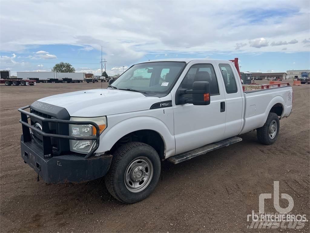 Ford F-250 Nakladacia/sklápacia bočnica