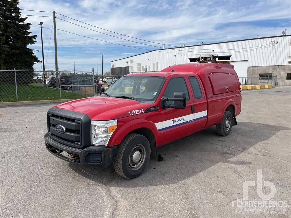 Ford F-250 Nakladacia/sklápacia bočnica