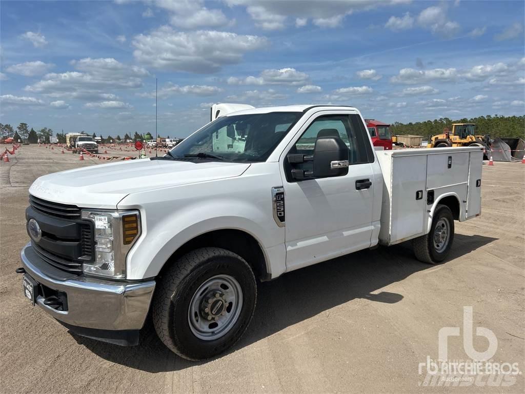 Ford F-250 Komunálne / Multi-úžitkové vozidlá
