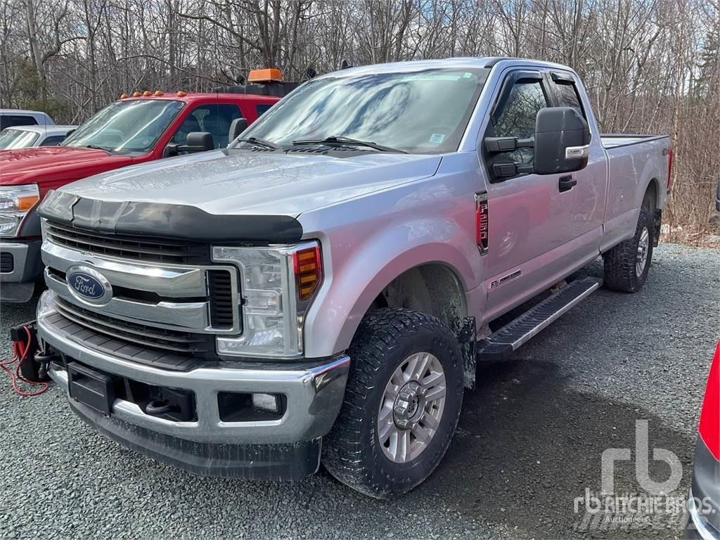 Ford F-250 Nakladacia/sklápacia bočnica