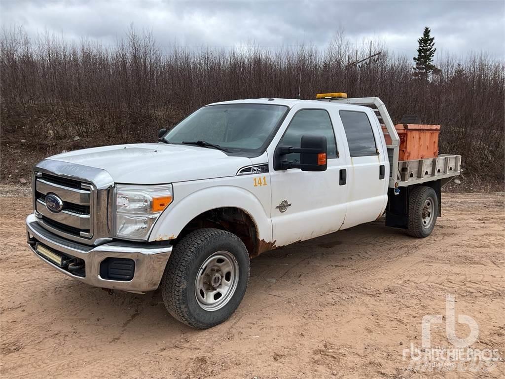 Ford F-250 Plošinové nákladné automobily/nákladné automobily so sklápacími bočnicami