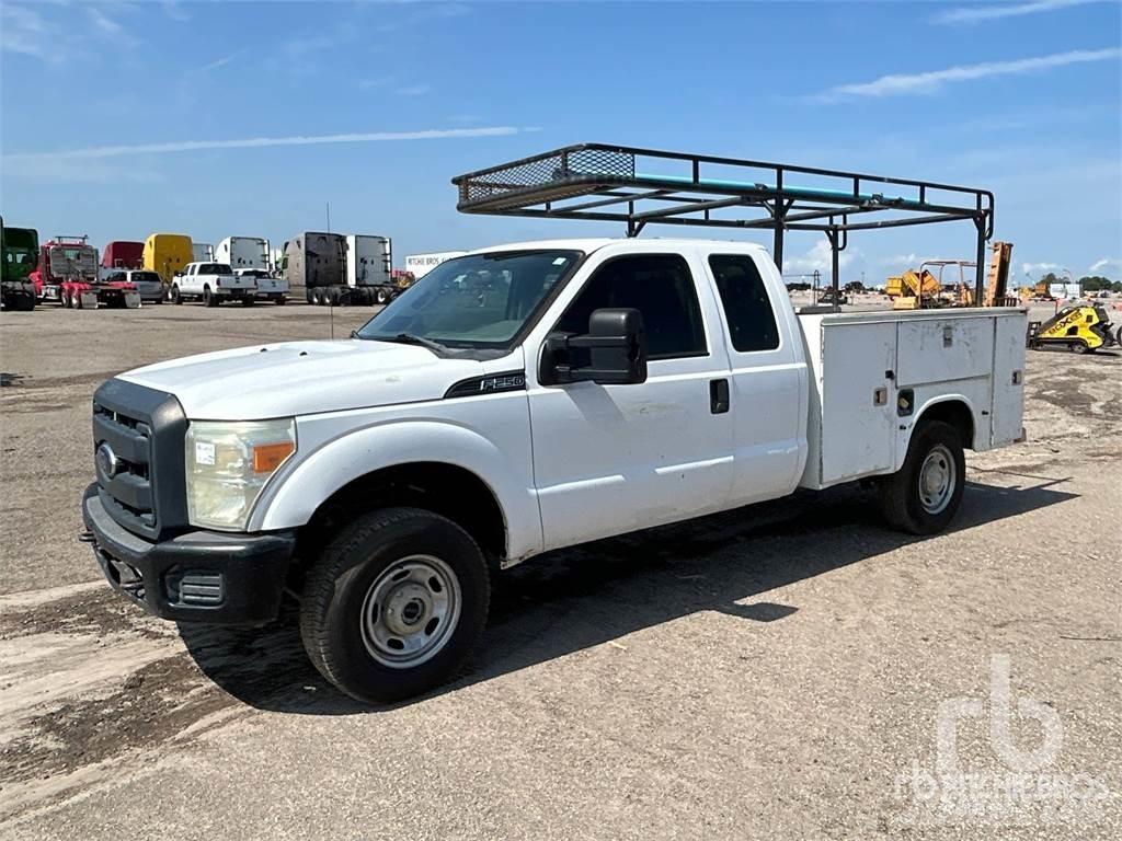 Ford F-250 Komunálne / Multi-úžitkové vozidlá