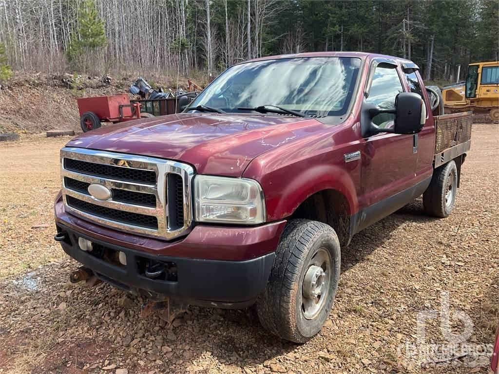 Ford F-250 Plošinové nákladné automobily/nákladné automobily so sklápacími bočnicami