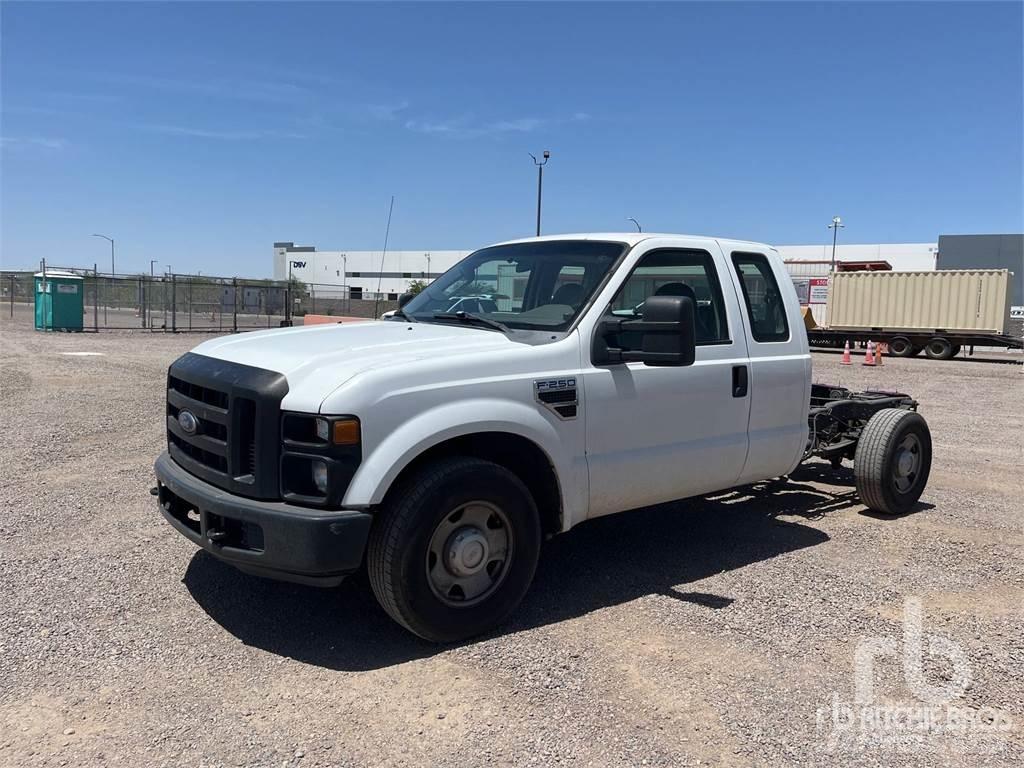 Ford F-250 Nakladacia/sklápacia bočnica
