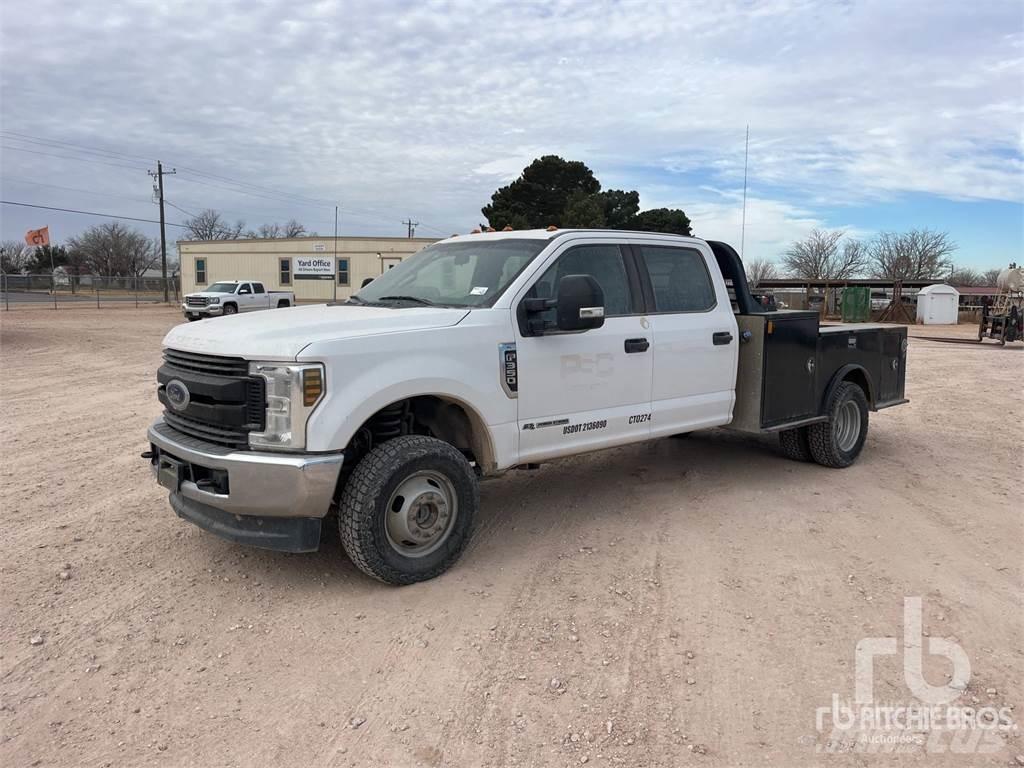 Ford F-350 Plošinové nákladné automobily/nákladné automobily so sklápacími bočnicami