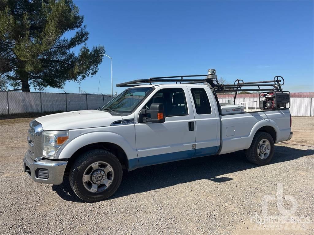 Ford F-350 Nakladacia/sklápacia bočnica