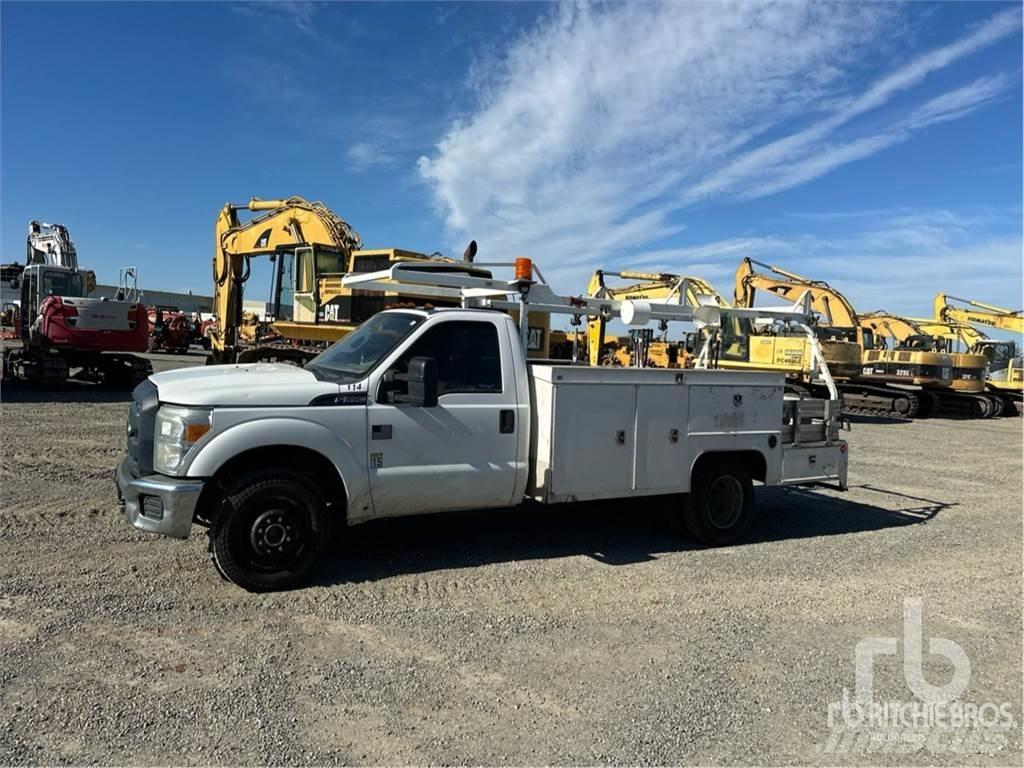 Ford F-350 Komunálne / Multi-úžitkové vozidlá