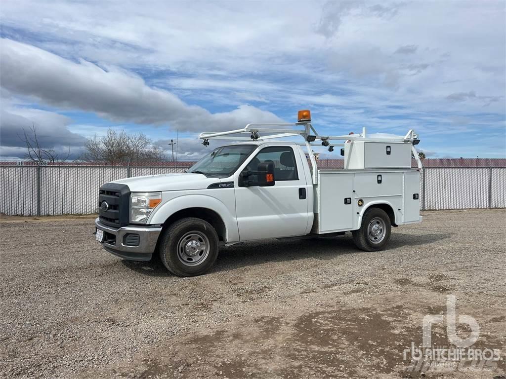 Ford F-350 Komunálne / Multi-úžitkové vozidlá