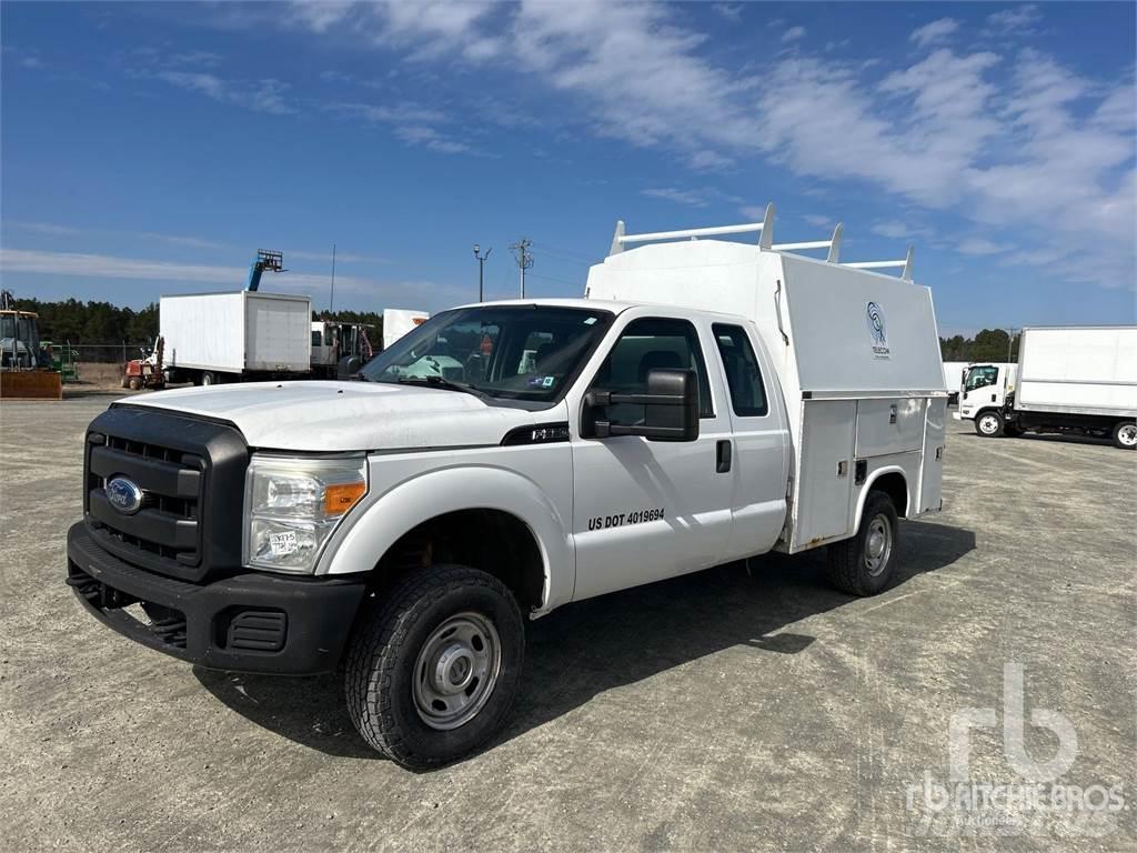 Ford F-350 Komunálne / Multi-úžitkové vozidlá