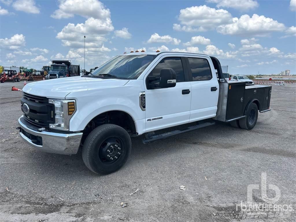 Ford F-350 Plošinové nákladné automobily/nákladné automobily so sklápacími bočnicami