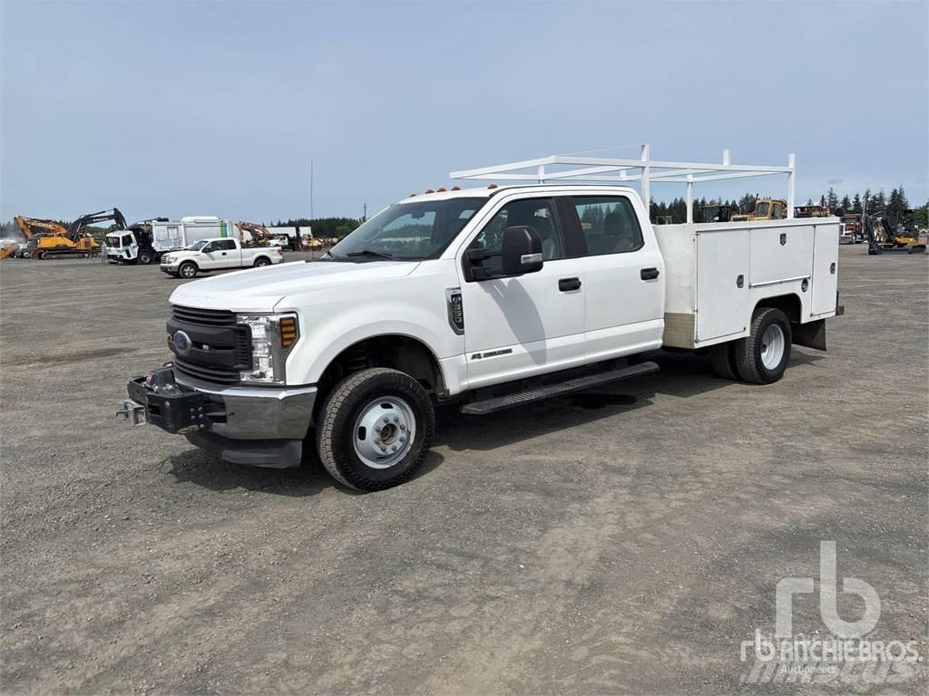 Ford F-350 Komunálne / Multi-úžitkové vozidlá