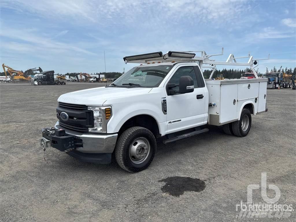 Ford F-350 Nákladné vozidlá bez nadstavby