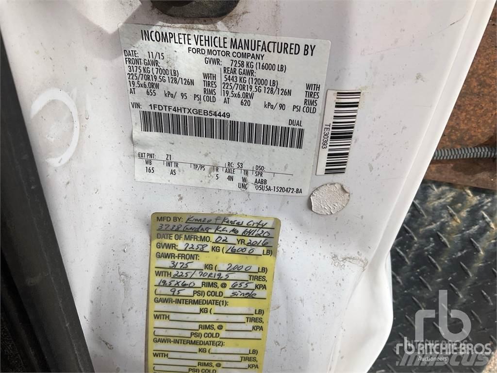 Ford F-450 Plošinové nákladné automobily/nákladné automobily so sklápacími bočnicami