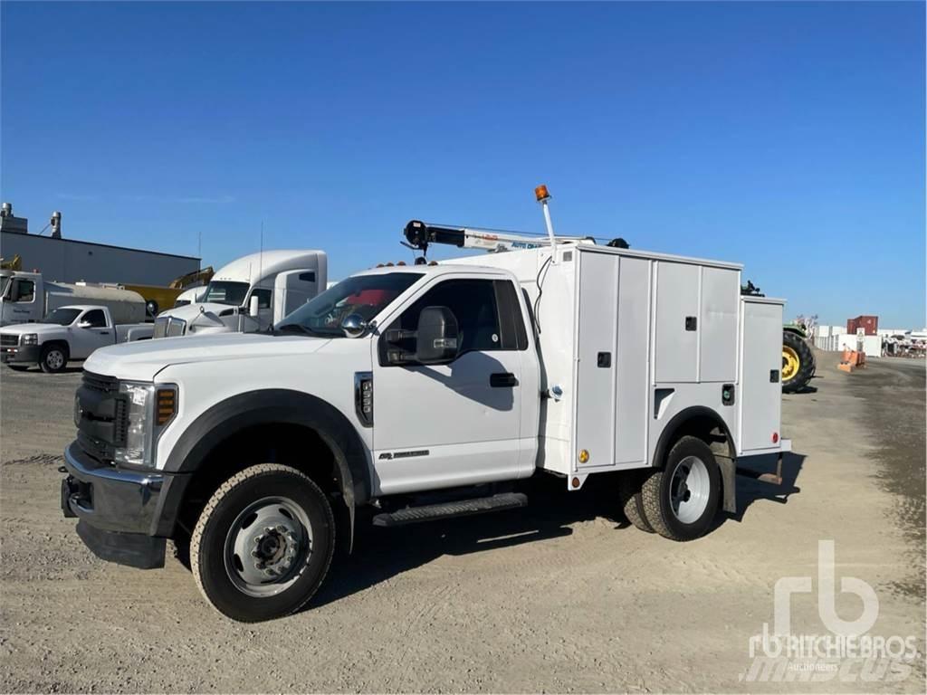 Ford F-550 Komunálne / Multi-úžitkové vozidlá