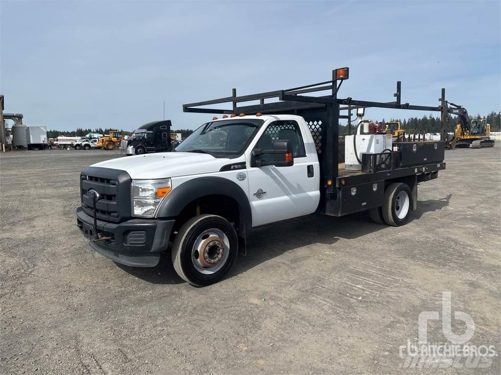 Ford F-550 Plošinové nákladné automobily/nákladné automobily so sklápacími bočnicami