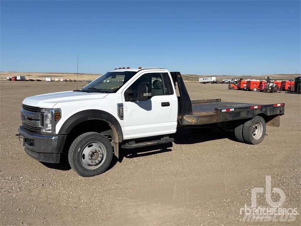 Ford F-550 Plošinové nákladné automobily/nákladné automobily so sklápacími bočnicami