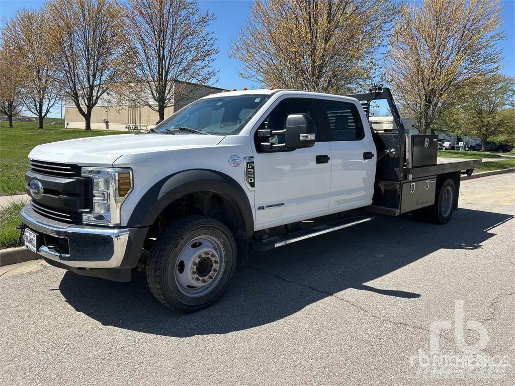 Ford F-550 Plošinové nákladné automobily/nákladné automobily so sklápacími bočnicami