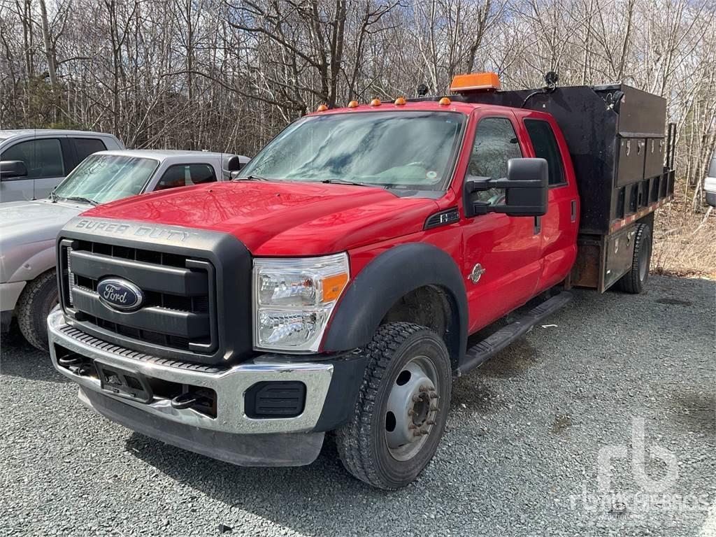 Ford F-550 Plošinové nákladné automobily/nákladné automobily so sklápacími bočnicami