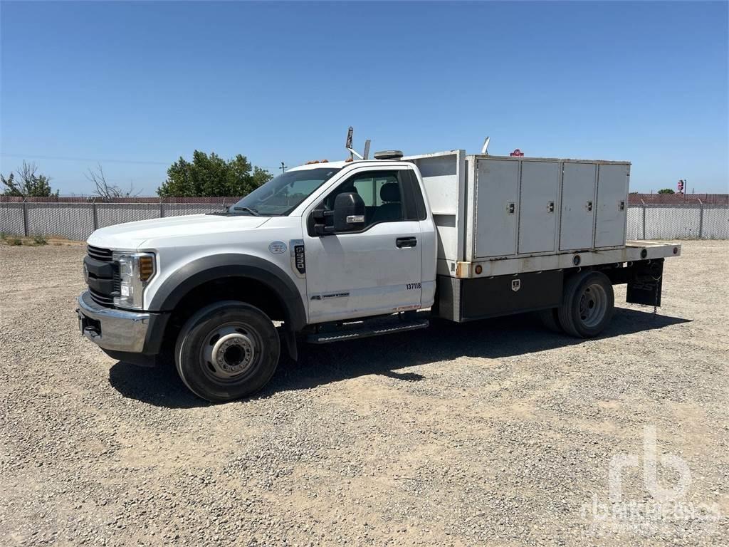 Ford F-550 Komunálne / Multi-úžitkové vozidlá