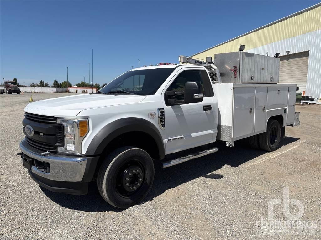 Ford F-550 Komunálne / Multi-úžitkové vozidlá