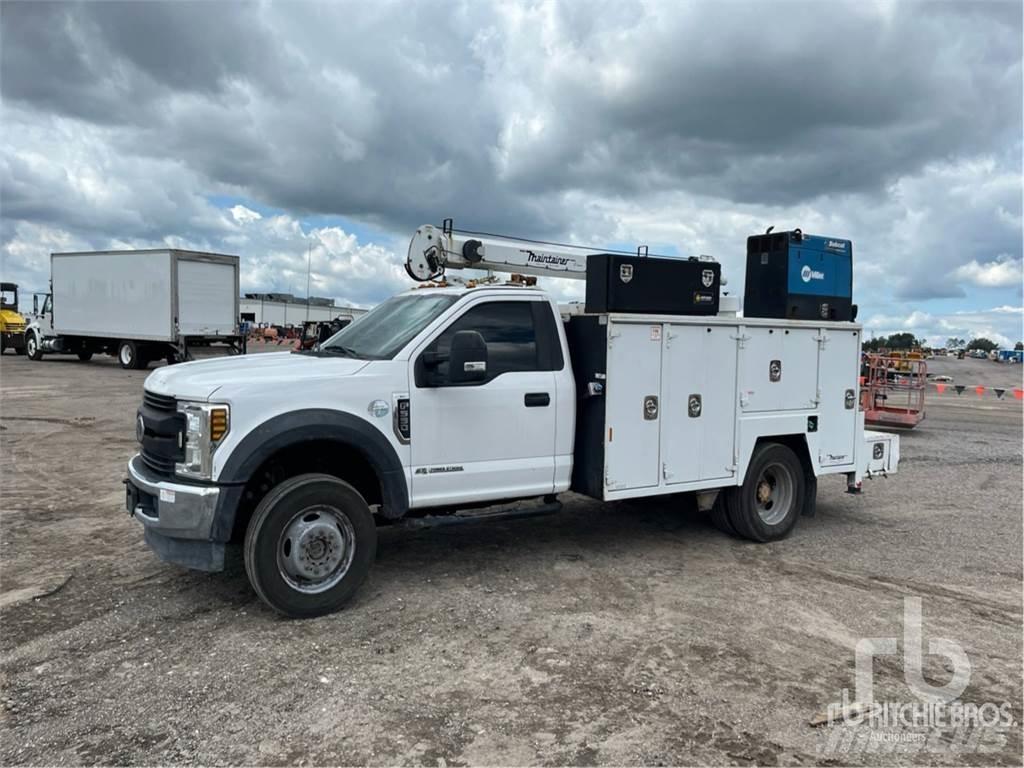 Ford F-550 Komunálne / Multi-úžitkové vozidlá