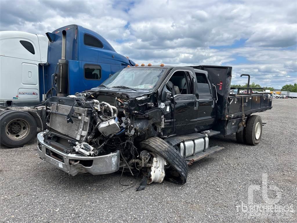 Ford F-750 Plošinové nákladné automobily/nákladné automobily so sklápacími bočnicami