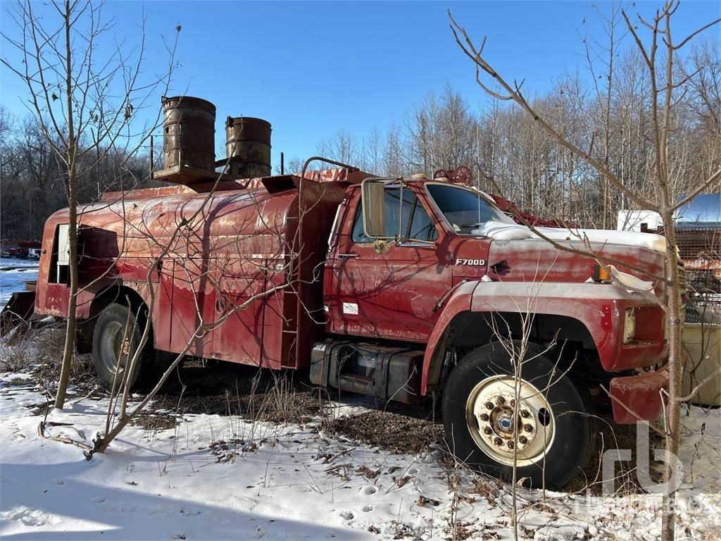 Ford F7000 Cisternové nákladné vozidlá