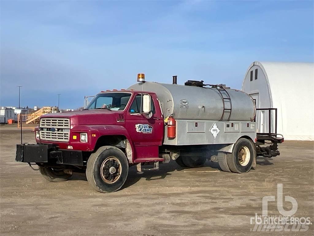 Ford F800 Rozstrekovače asfaltu