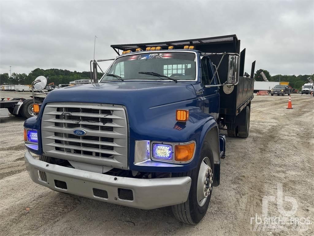 Ford F800 Plošinové nákladné automobily/nákladné automobily so sklápacími bočnicami