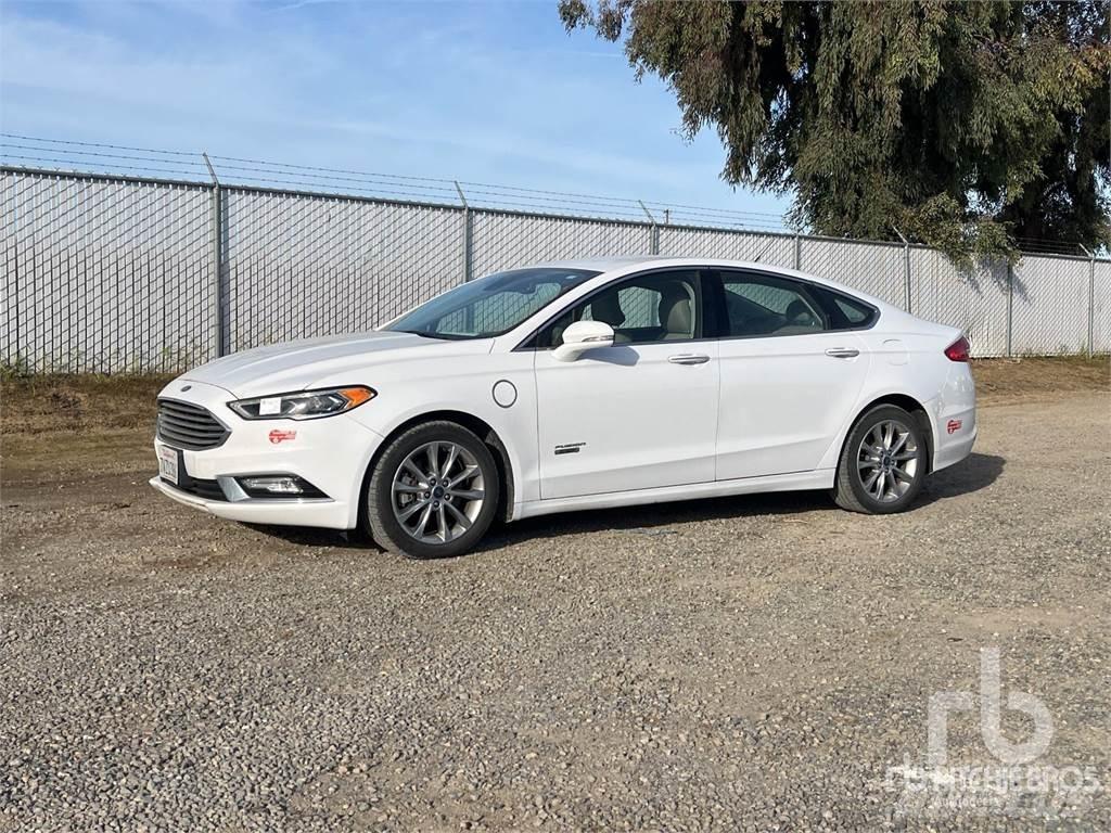 Ford FUSION SE Automobily