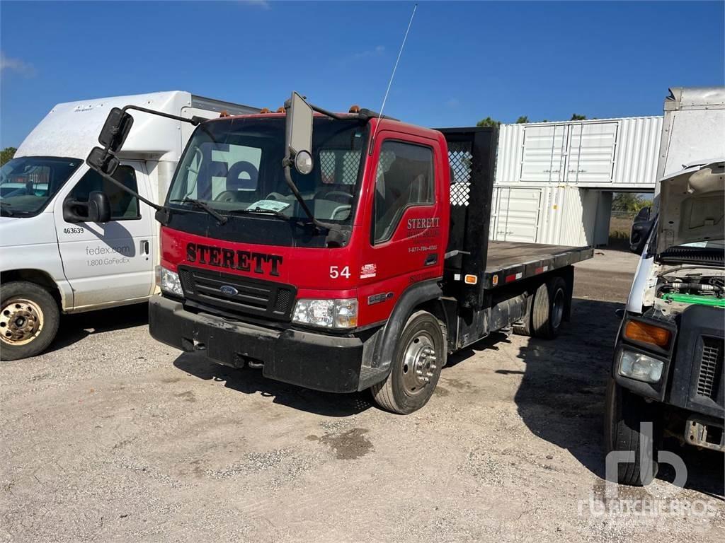 Ford LCF550 Plošinové nákladné automobily/nákladné automobily so sklápacími bočnicami