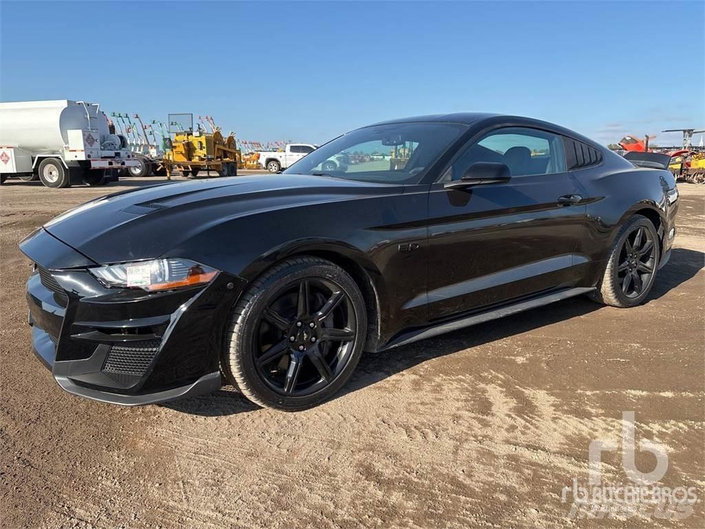 Ford MUSTANG Automobily