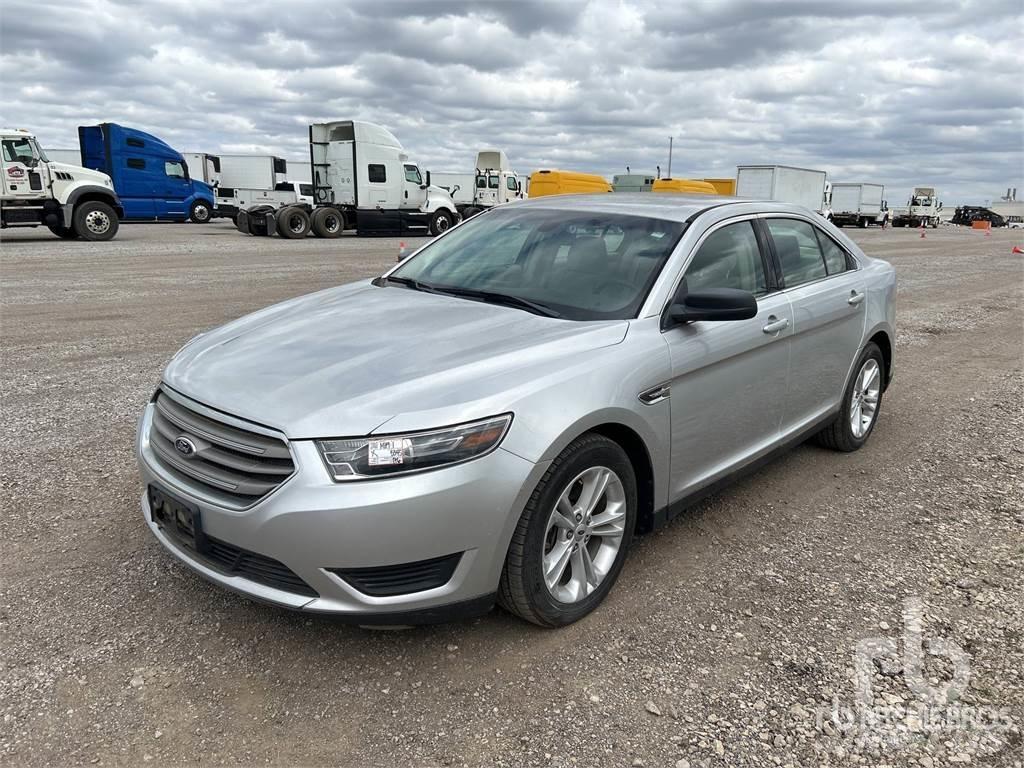 Ford TAURUS Automobily