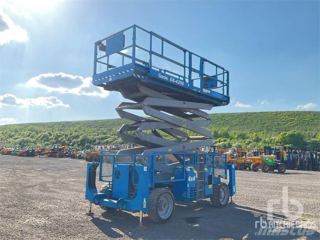 Genie GS4390 Nožnicové zdvíhacie plošiny