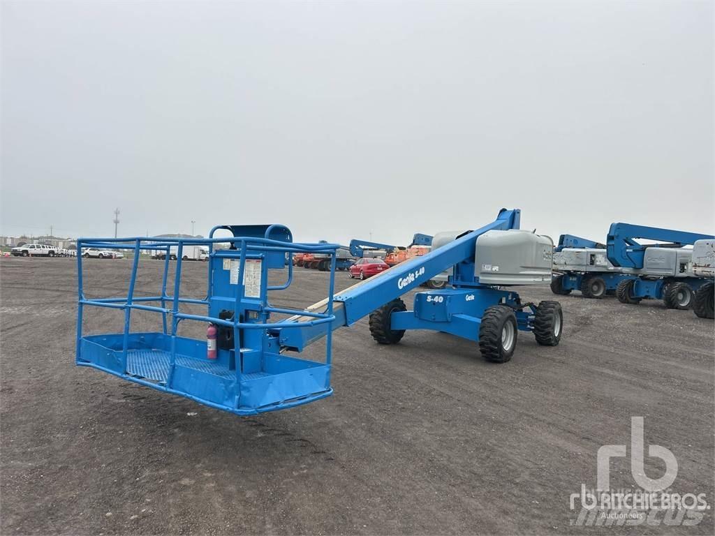 Genie S-40 Kĺbové plošiny