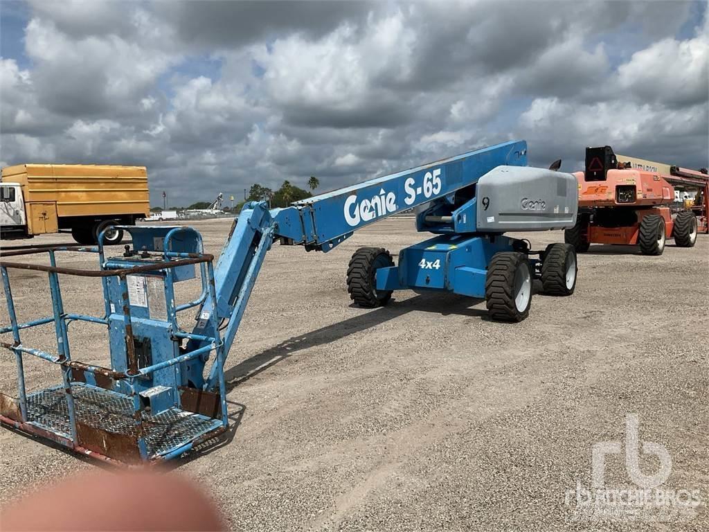 Genie S-65 Kĺbové plošiny