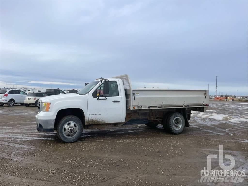 GMC 3500HD Plošinové nákladné automobily/nákladné automobily so sklápacími bočnicami