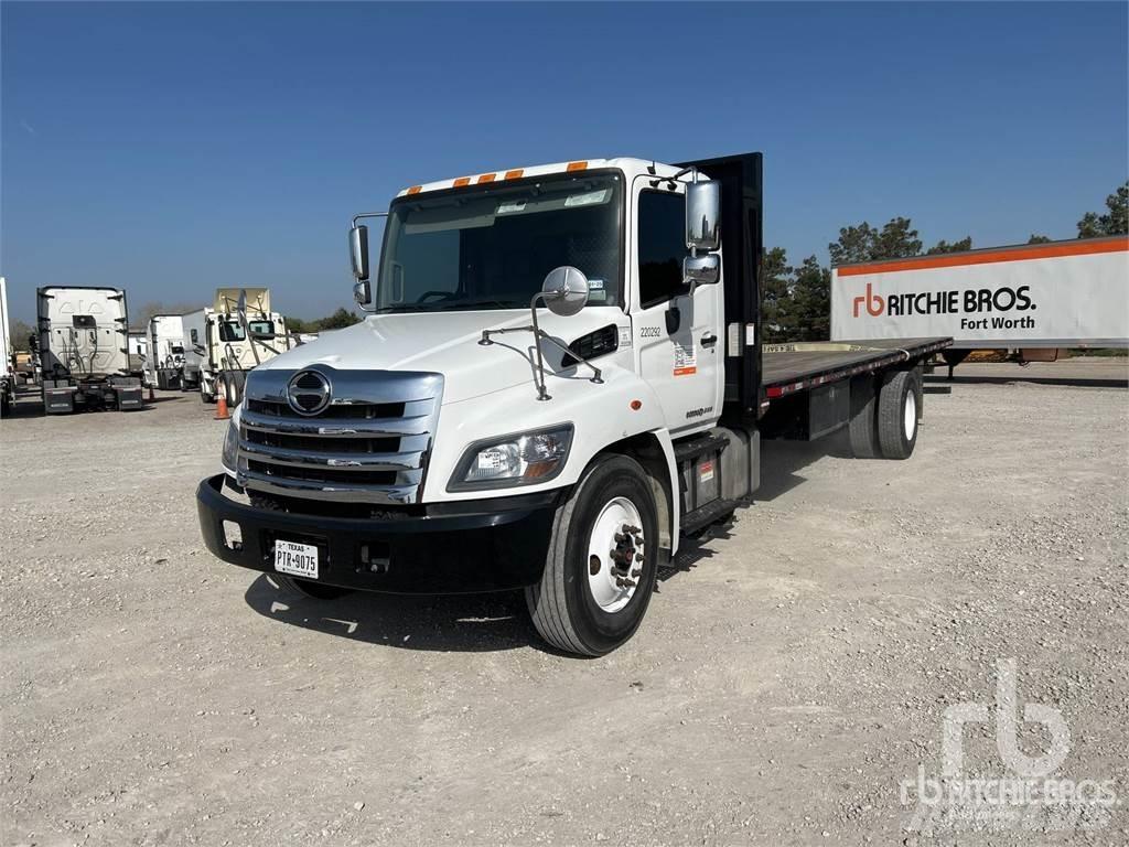Hino 268 Plošinové nákladné automobily/nákladné automobily so sklápacími bočnicami