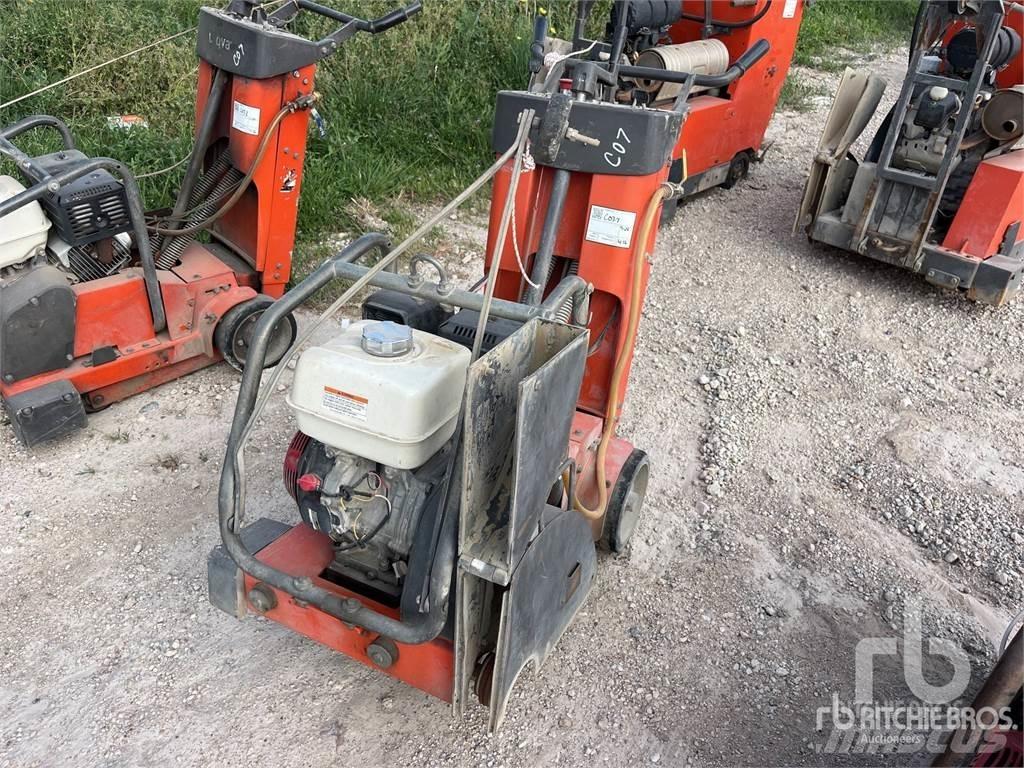 Husqvarna FS513 Drviče asfaltu