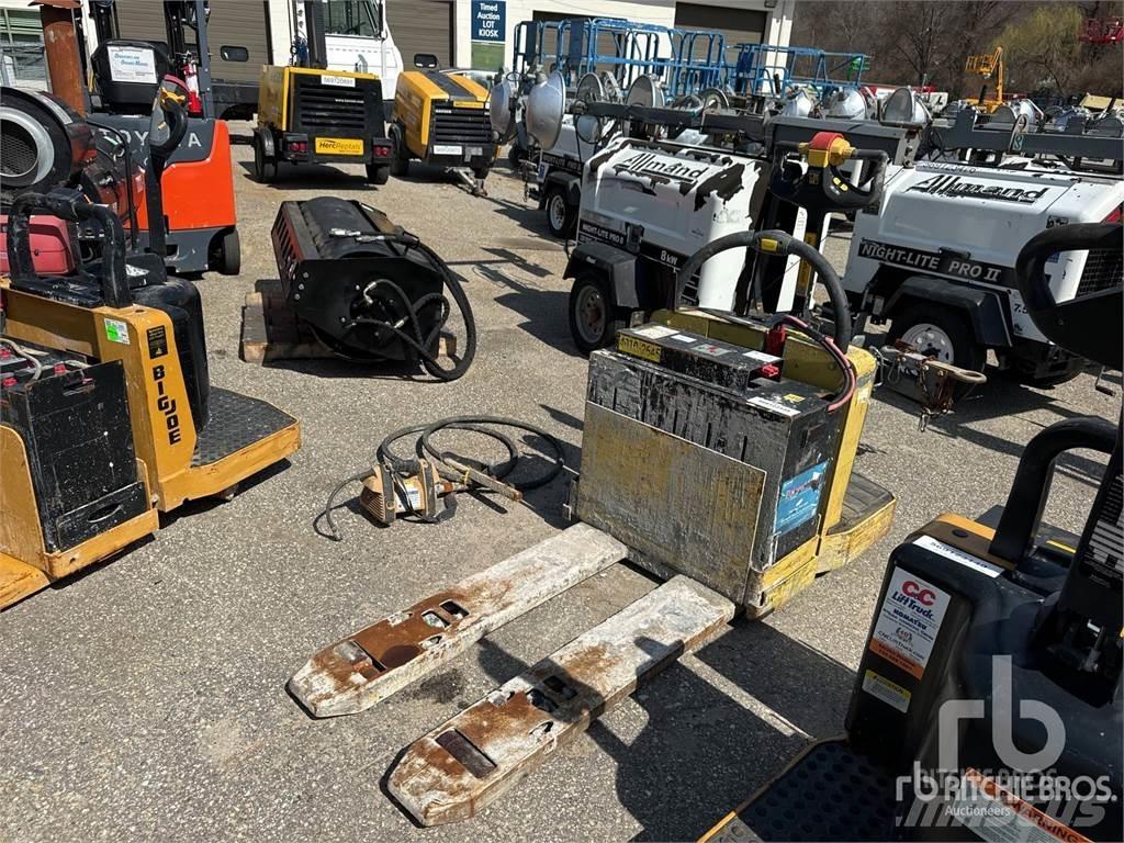 Hyster B60 Paletové regály
