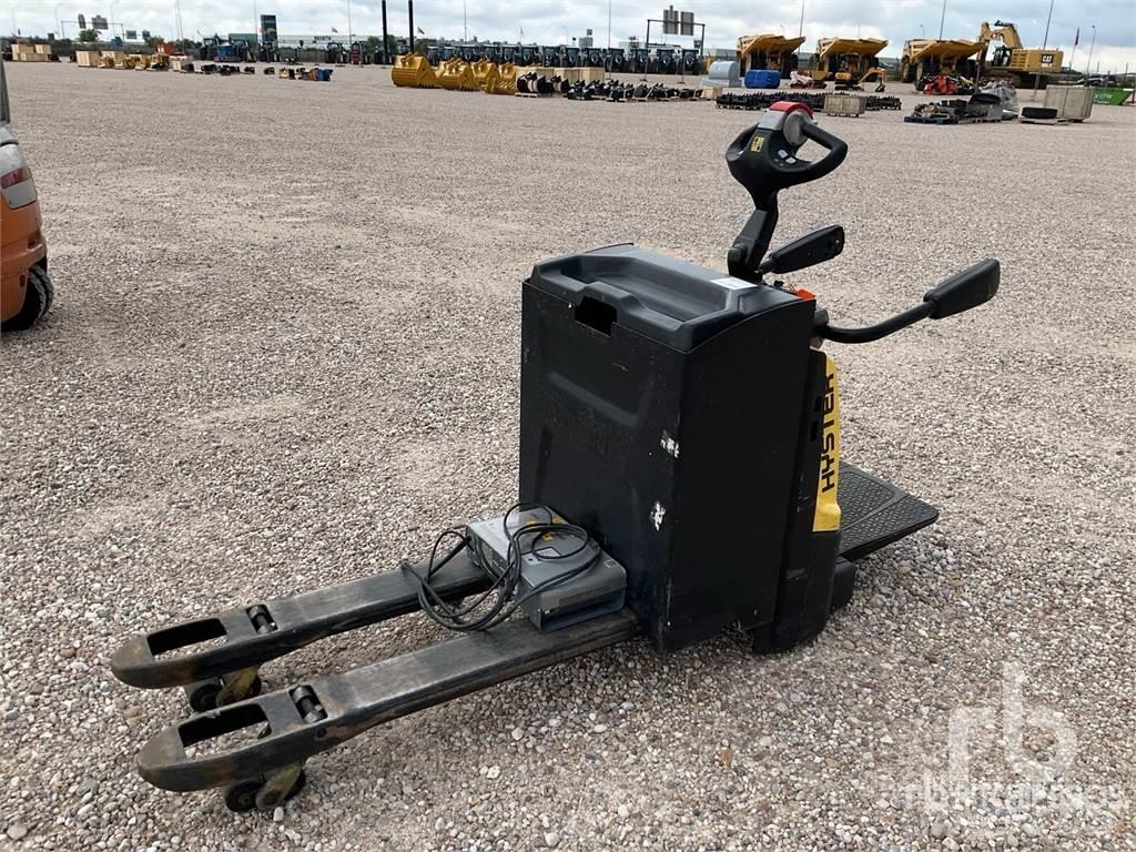 Hyster P2.0S Paletové regály