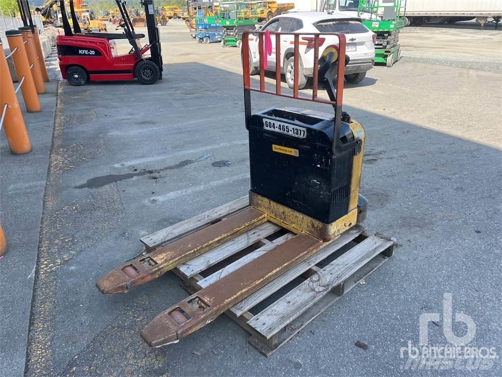 Hyster W40DZ Paletové regály