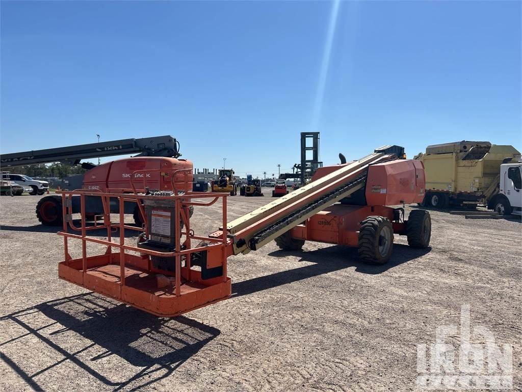 JLG 600S Kĺbové plošiny