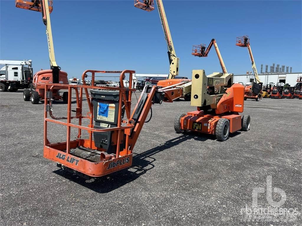 JLG E400AJPN Kĺbové plošiny