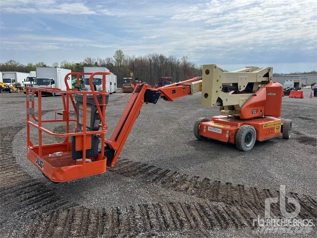 JLG E400AJPN Kĺbové plošiny